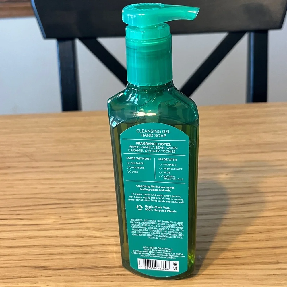 Bath & Body Works Cleansing Gel Hand Soap. Vanilla Bean Noel. - Picture 2 of 6